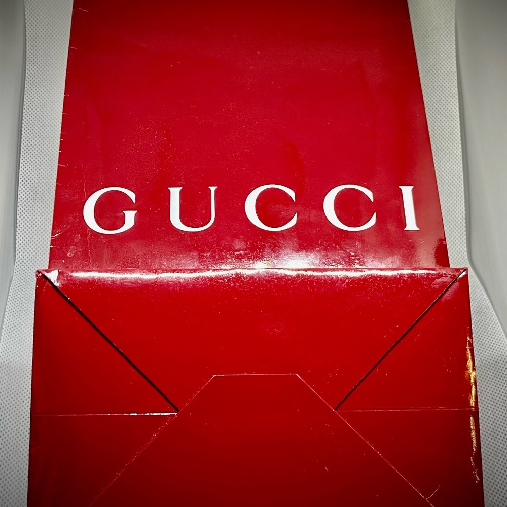 Gucci GG Marmont Card Case - NWT
Box, Bag, Dust Bag, Cards, & Ribbon included - Picture 12 of 15